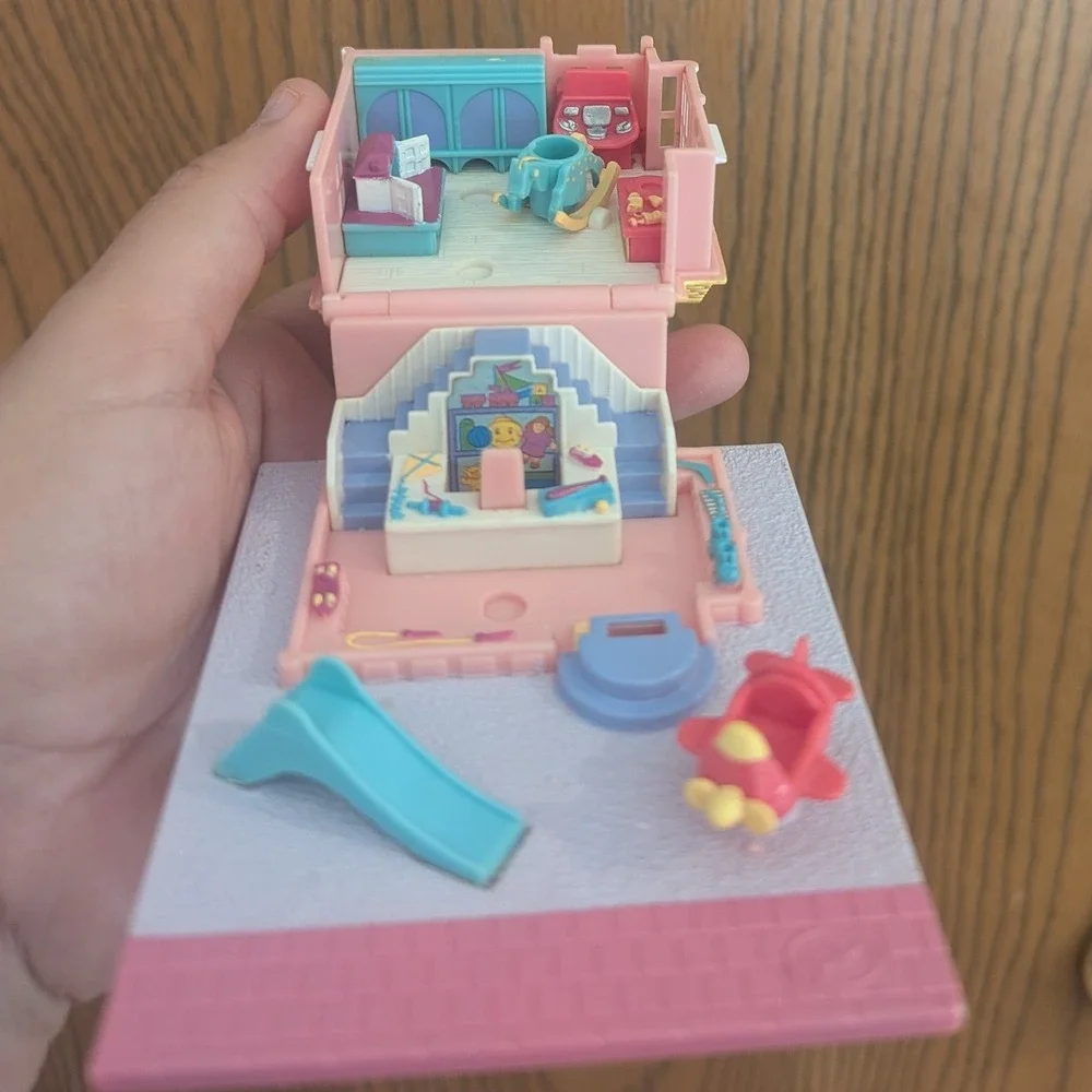 VTG Polly Pocket  Bluebird Pollyville Toy Shop 1993 Compact Playset Adorable
